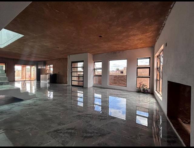 5 BEDROOM HOUSE FOR SALE IN KLIPFONTEIN